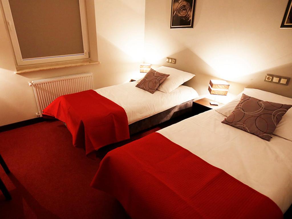 Hotel Otolinski Плоцк Экстерьер фото