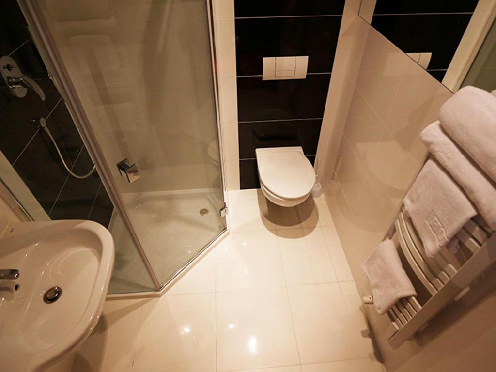 Hotel Otolinski Плоцк Экстерьер фото